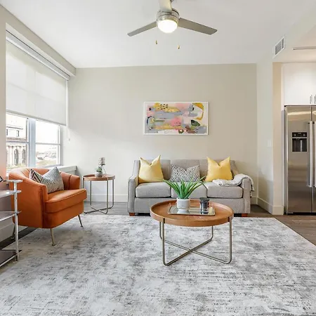 Stylish 1br In California Building New Orleans