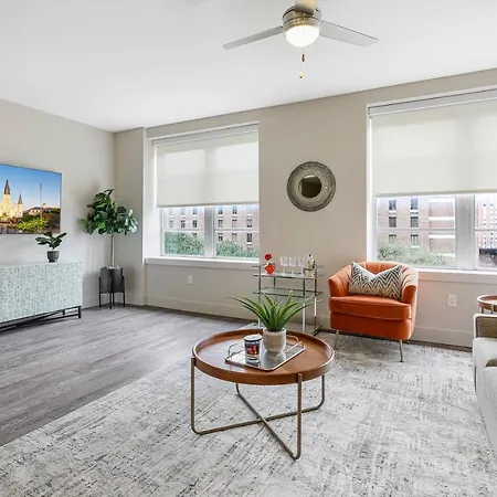 Stylish 1br In California Building New Orleans