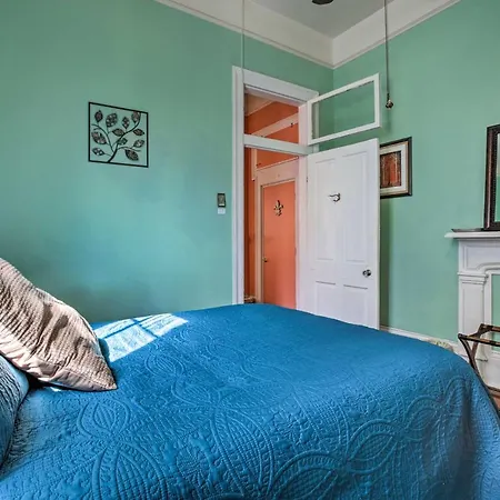 Vacation With Private Patio! Apartment *