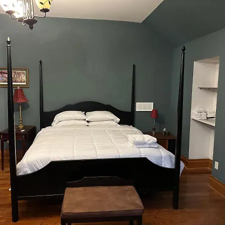 Oakview Bed & Breakfast 4*