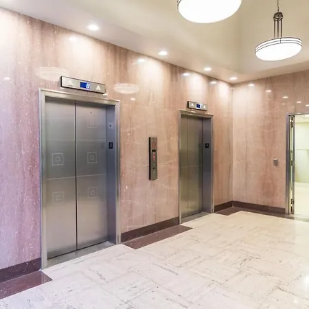 Spacious 5-minute Walk To Local Favorite Spots *