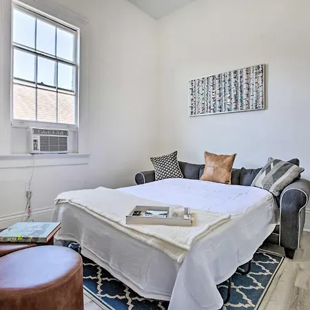 Holiday home Modern Nola Condo: 2 Mi To Bourbon Street New Orleans