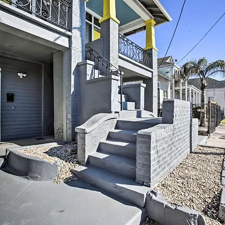 Holiday home Modern Nola Condo: 2 Mi To Bourbon Street New Orleans