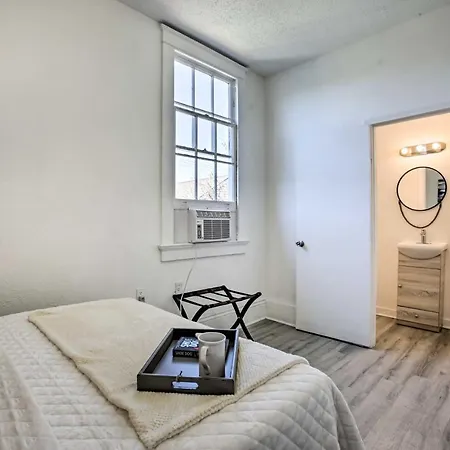 Modern Nola Condo: 2 Mi To Bourbon Street New Orleans