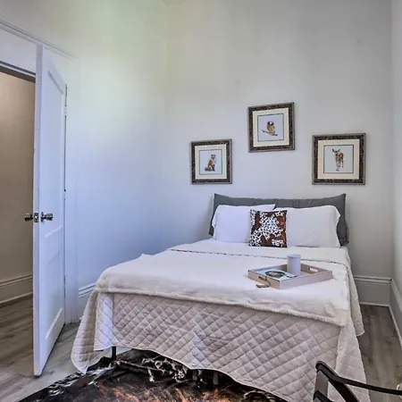 Holiday home Modern Nola Condo: 2 Mi To Bourbon Street New Orleans
