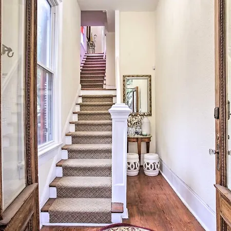 Inviting Uptown Apt: Perfect Location! * New Orleans