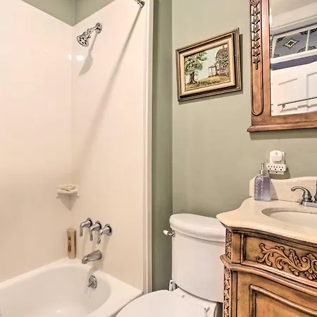 Inviting Uptown Apt: Perfect Location! * New Orleans