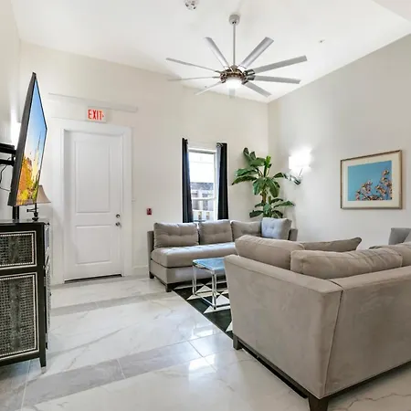 Stunning Near French Quarter