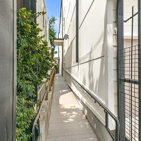 Breathtaking Near French Quarter Apartment
