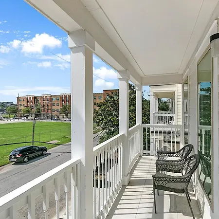 Apartment Stunning Near French Quarter *