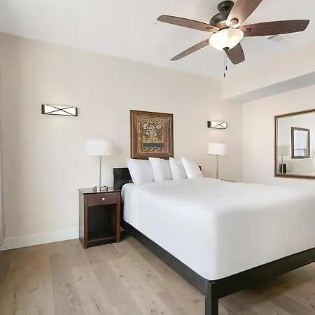 Stunning Near French Quarter Apartment