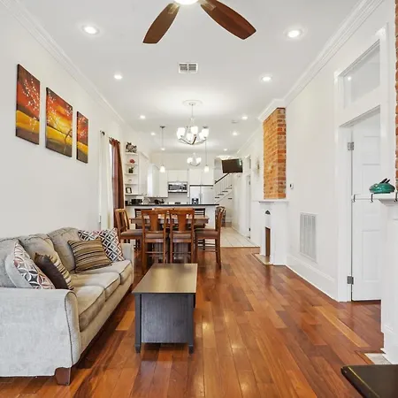 Holiday home Nola Luxury, Near Parade Route, Bar & Porch New Orleans