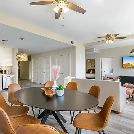 Apartment Stunning 5-minute Walk To Bourbon Street! New Orleans