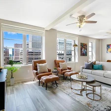 Stunning 5-minute Walk To Bourbon Street! Apartment *