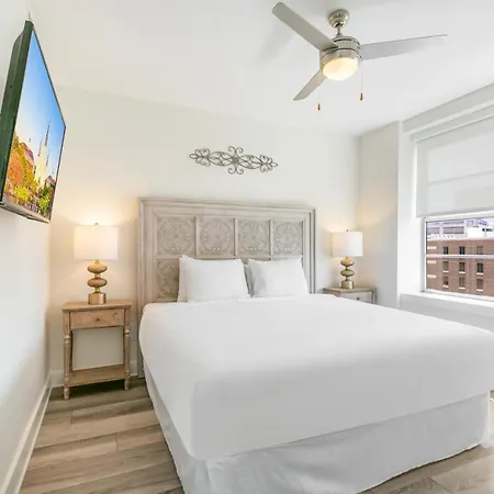Luxury 4 Bedroom - Short Walk To Bourbon Street *