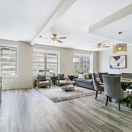 Amazing 4-bedroom Haven In The Heart Of Apartment New Orleans