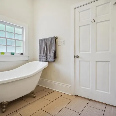 Holiday home Nola Luxury, Near Parade Route, Bar & Porch New Orleans