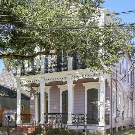 Carondelet House - 1886 Garden District Manse *