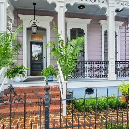 Carondelet House - 1886 Garden District Manse