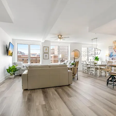 Luxury 4 Bedroom - Short Walk To Bourbon Street *