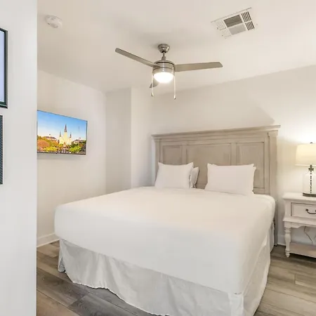 Holiday home Luxury 4 Bedroom - Short Walk To Bourbon Street New Orleans