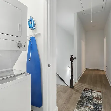 Luxury 3br Oasis W Jacuzzi Apartment