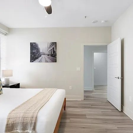 Apartment Stunning 5-minute Walk To Bourbon Street! *