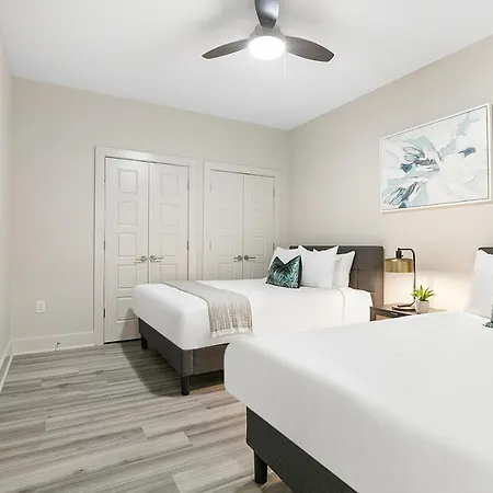 Amazing 4-bedroom Haven In The Heart Of