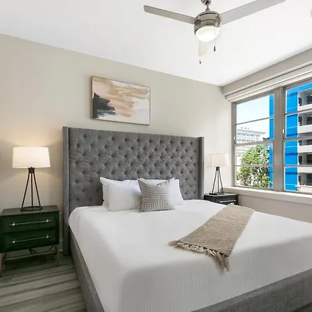 Amazing 4-bedroom Haven In The Heart Of Apartment