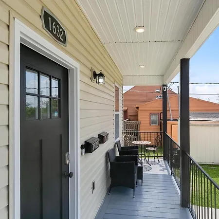 Luxury 3br Oasis W Jacuzzi Apartment *