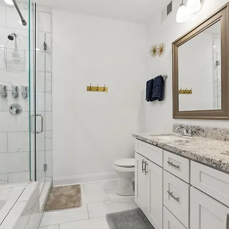 New Luxury 3br W Jacuzzi