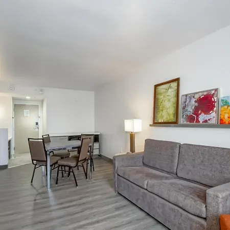 Hotel Country & By Radisson, I-10 East, La 3*
