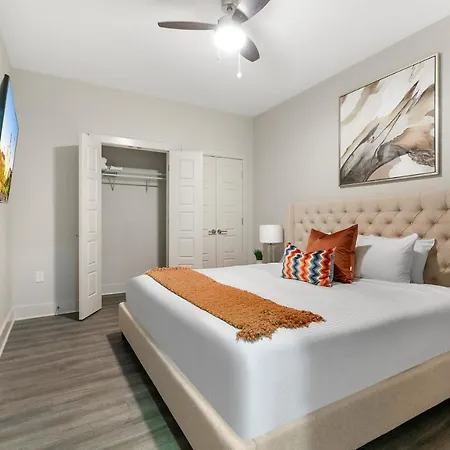 Apartment Chic Elegance In The Heart Of Nola 4-bedroom Oasis Awaits *