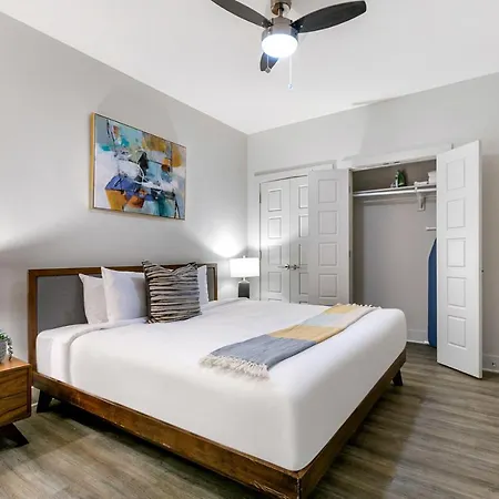 Chic Elegance In The Heart Of Nola 4-bedroom Oasis Awaits