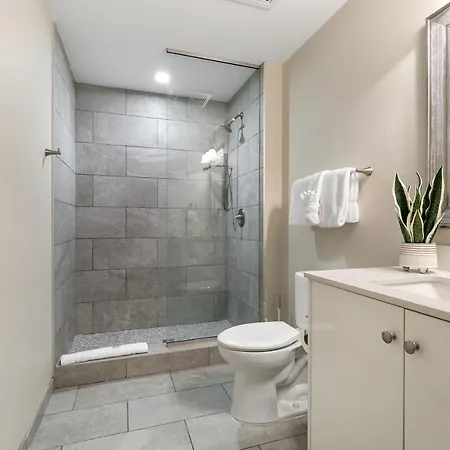 Apartment Chic Elegance In The Heart Of Nola 4-bedroom Oasis Awaits New Orleans
