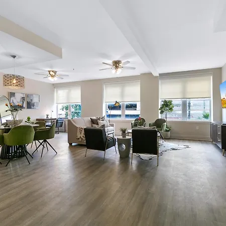 Chic Elegance In The Heart Of Nola 4-bedroom Oasis Awaits *
