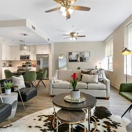 Chic Elegance In The Heart Of Nola 4-bedroom Oasis Awaits
