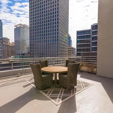 Spacious 4br Near French Quarter Apartment *