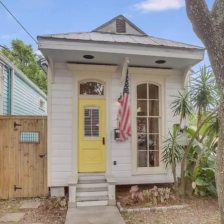 Bright Uptown/university Near Audubon Park