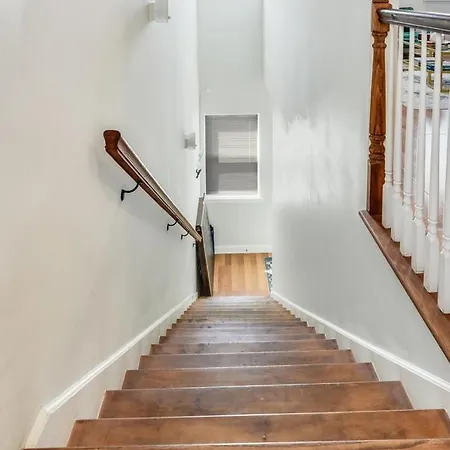 Contemporary, Nestled In The Heart Of The City! New Orleans