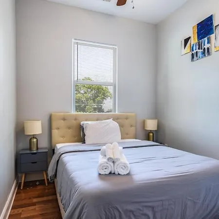 Apartment Contemporary, Nestled In The Heart Of The City! New Orleans