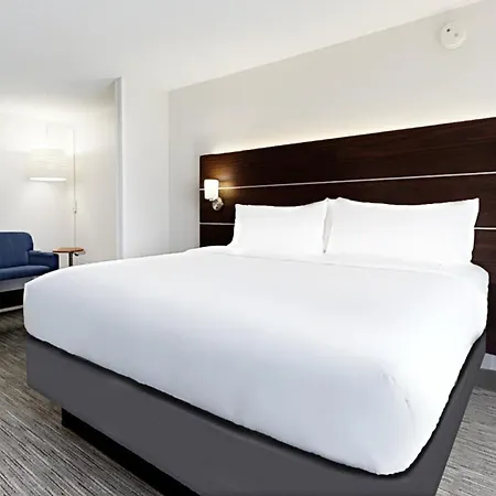 Express East By Ihg Hotel 2*
