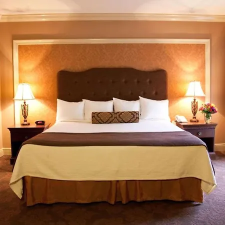 Western French Quarter Courtyard Hotel 4*