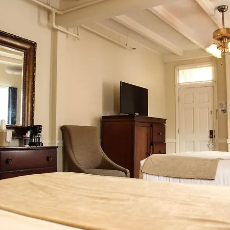 St. Pierre French Quarter Hotel 3*