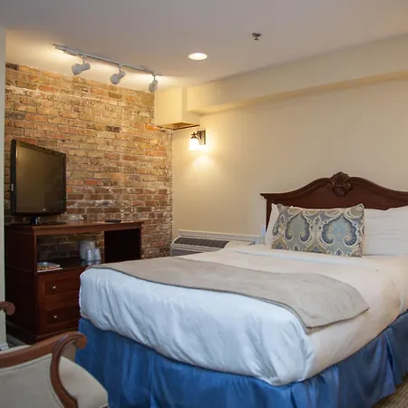 Hotel St. Pierre French Quarter 3*