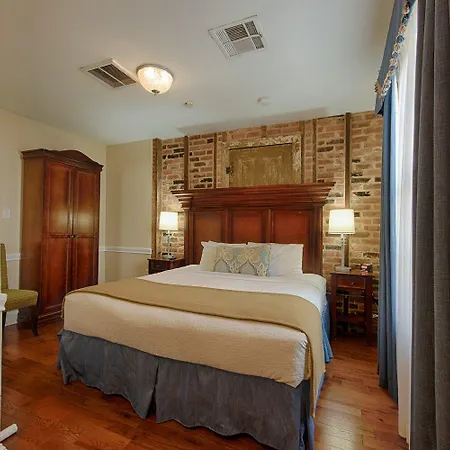 Hotel St. Pierre French Quarter 3*