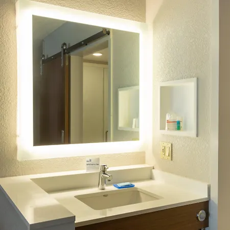 Express Downtown By Ihg Hotel