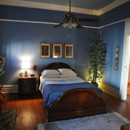 Bed & Breakfast Five Continents