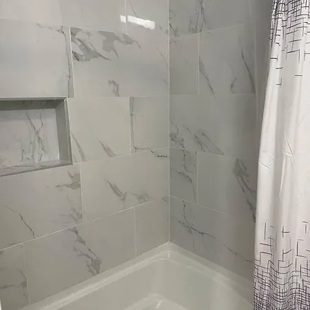 Apartment Bleu 3ba/2ba *