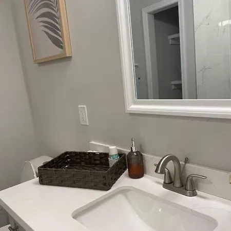 Bleu 3ba/2ba Apartment *